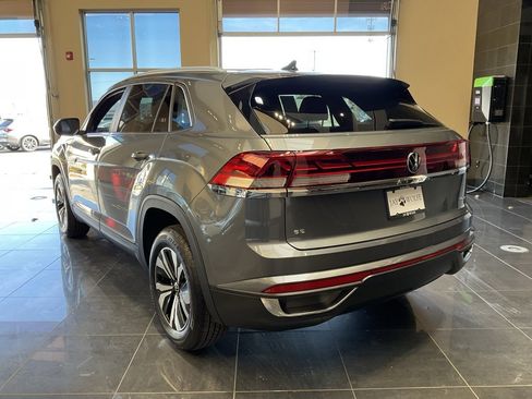 Used 2024 Volkswagen Atlas Cross Sport SE image 5