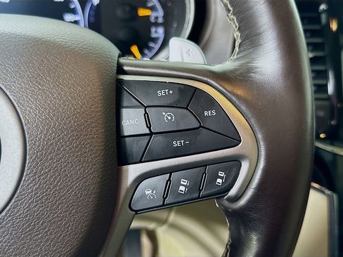 Used 2019 Jeep Grand Cherokee Overland image 24