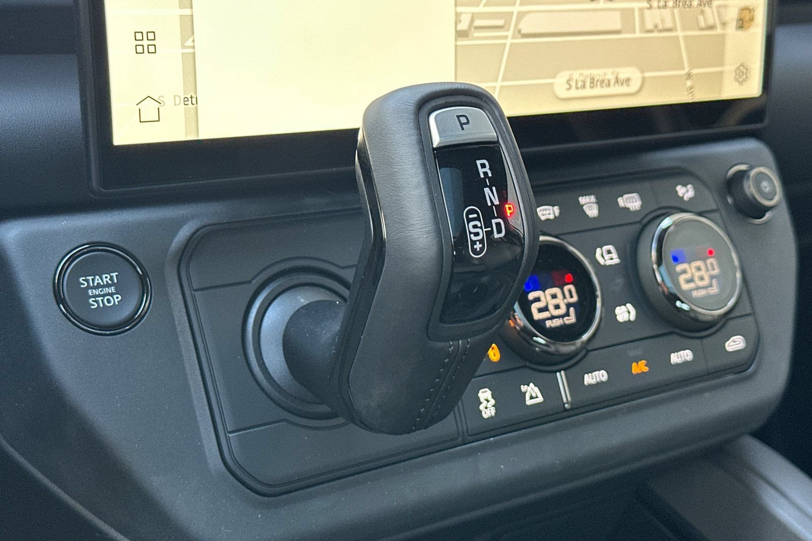 New 2026 Land Rover Defender 110 OCTA AWD/4WD image 21