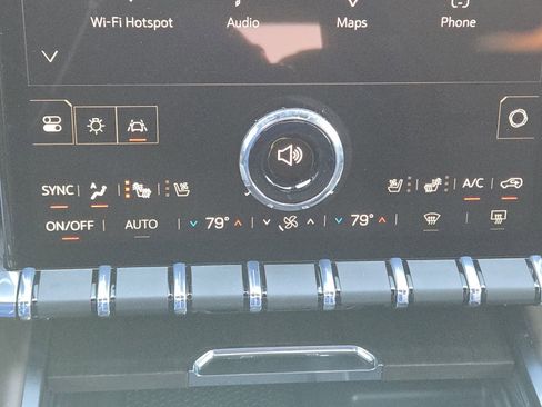 New 2026 GMC Acadia Denali Ultimate w/ LPO, Floor Liner Package image 39