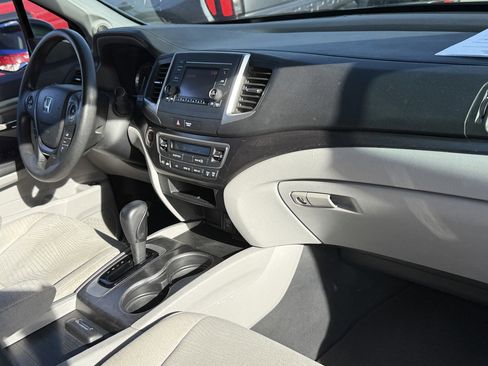 Used 2018 Honda Pilot LX image 25