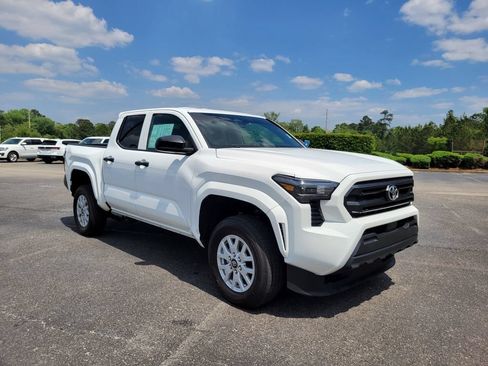 Used 2024 Toyota Tacoma SR AWD/4WD image 7