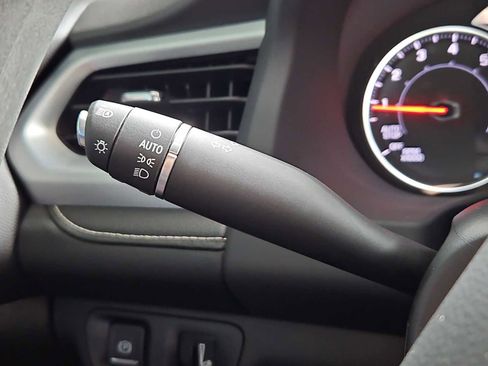 Used 2023 GMC Acadia SLE w/ Driver Convenience Package image 27