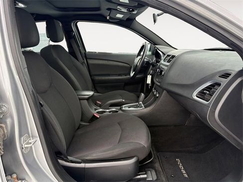 Used 2013 Dodge Avenger SXT image 11