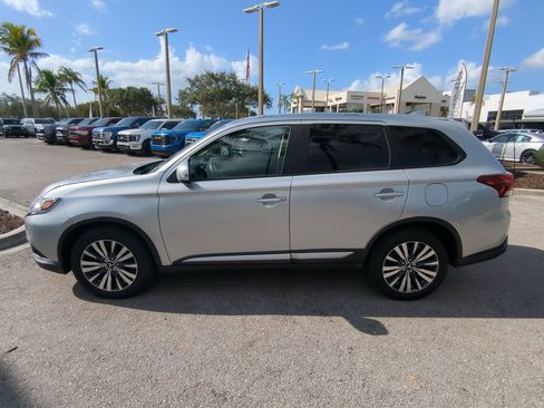 Used 2020 Mitsubishi Outlander ES image 8