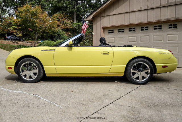 Used 2002 Ford Thunderbird RWD image 2