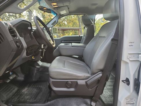 Used 2012 Ford F250 XL w/ Skid Plate Pkg image 18