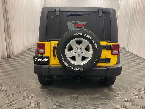 Used 2015 Jeep Wrangler Unlimited Sport w/ Quick Order Package 24S AWD/4WD image 6
