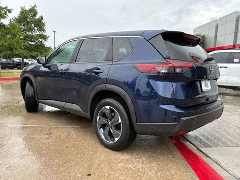 Used 2025 Nissan Rogue SV FWD image 8