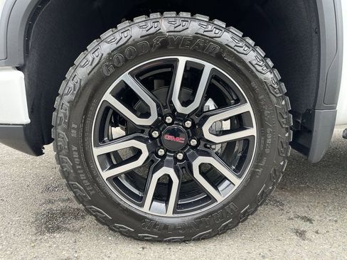 New 2026 GMC Sierra 1500 AT4 w/ AT4 Premium Package AWD/4WD image 34