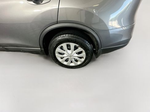 Used 2015 Nissan Rogue S FWD image 11