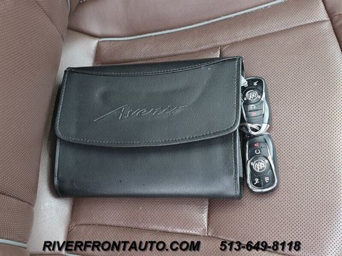 Used 2018 Buick Enclave Avenir w/ Avenir Technology Package AWD/4WD image 25