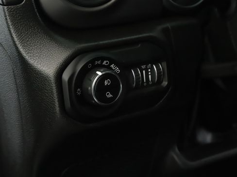 Used 2022 Jeep Gladiator Sport image 6