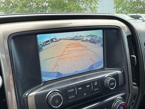 Used 2017 Chevrolet Silverado 1500 High Country AWD/4WD image 34