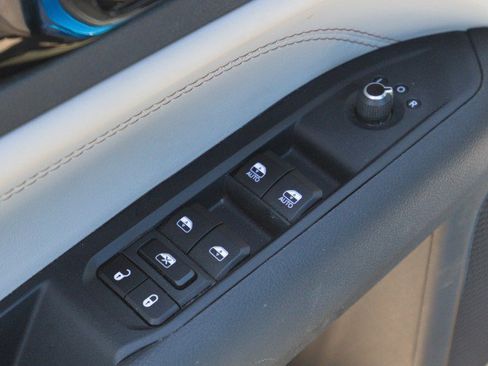 Used 2025 Jeep Compass Limited AWD/4WD image 13
