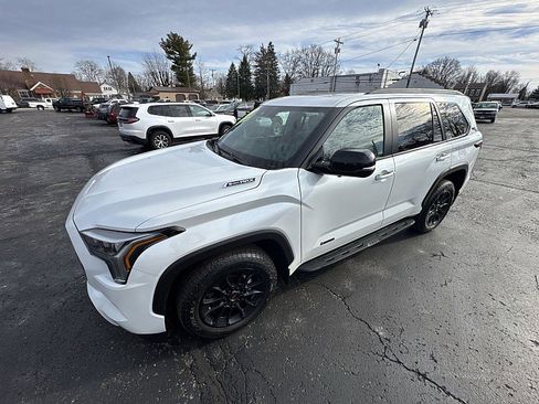 Used 2025 Toyota Sequoia Limited image 19