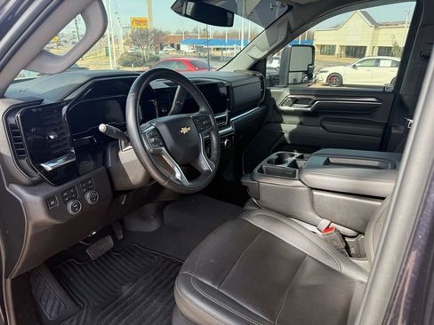 Used 2024 Chevrolet Silverado 2500 LTZ image 29