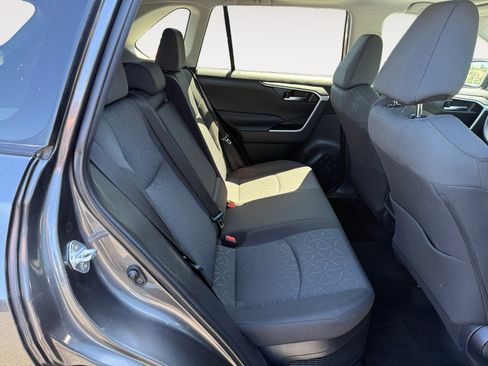 Used 2021 Toyota RAV4 XLE w/ Convenience Package AWD/4WD image 18
