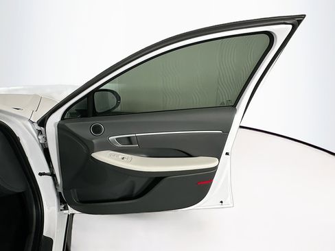Used 2025 Hyundai Sonata SEL FWD image 31