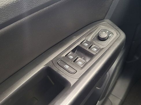 Used 2020 Volkswagen Atlas Cross Sport SE image 25