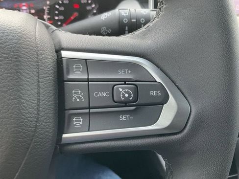 Used 2025 Jeep Compass Limited image 28