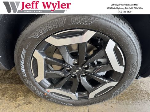 New 2025 Kia Telluride S image 4