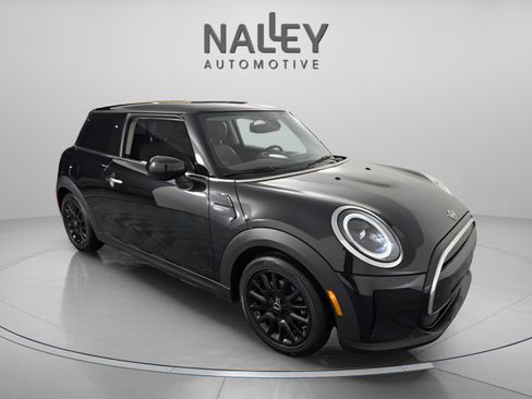 Used 2024 MINI Cooper 2-Door Hardtop image 7
