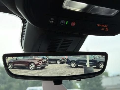 Certified 2025 Chevrolet Equinox LT w/ Safety and Technology Package AWD/4WD image 19