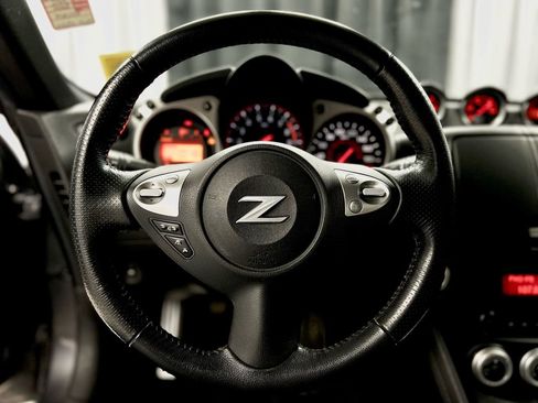 Used 2017 Nissan 370Z Touring image 22