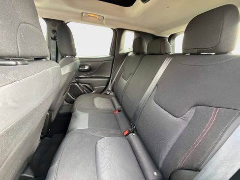 Used 2020 Jeep Renegade Trailhawk w/ Cold Weather Group AWD/4WD image 15