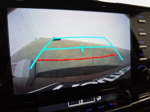 Certified 2023 Toyota Sienna LE FWD image 20