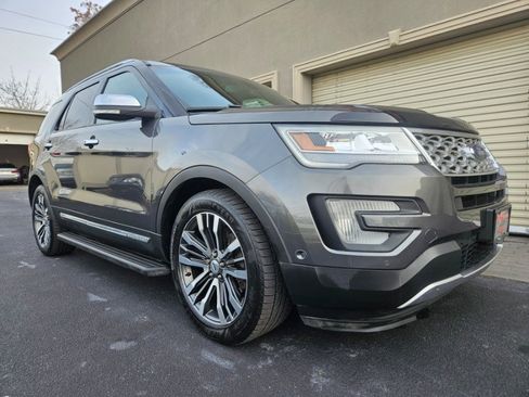 Used 2016 Ford Explorer Platinum image 28