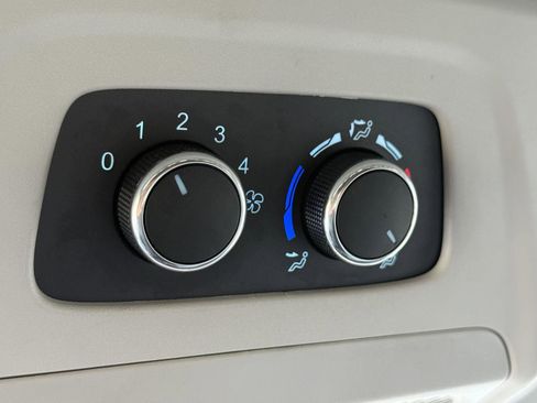 Used 2024 Ford Transit 350 XLT image 34