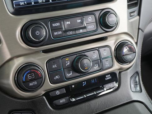 Used 2020 GMC Yukon Denali w/ Denali Premium Package image 54