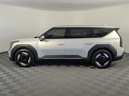 New 2026 Kia EV9 Light image 4