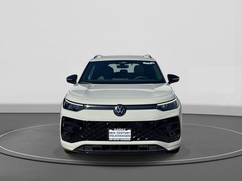 New 2026 Volkswagen Tiguan SE R-Line FWD image 2