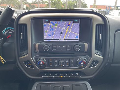 Used 2017 GMC Sierra 2500 Denali w/ Duramax Plus Package AWD/4WD image 32