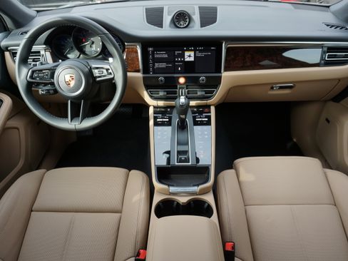 New 2026 Porsche Macan image 16