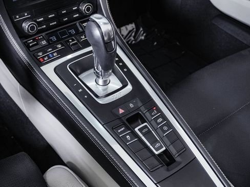 Used 2024 Porsche 718 Boxster RWD image 30