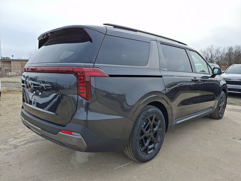 New 2026 Kia Carnival SX image 3