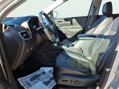 Used 2022 Chevrolet Equinox Premier AWD/4WD image 16