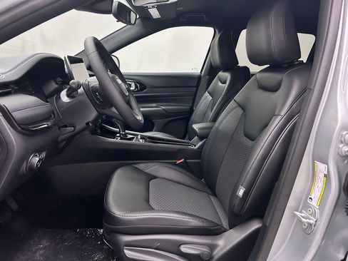 New 2026 Jeep Compass Latitude image 12