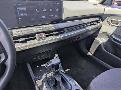 Used 2025 Kia K4 FWD image 20