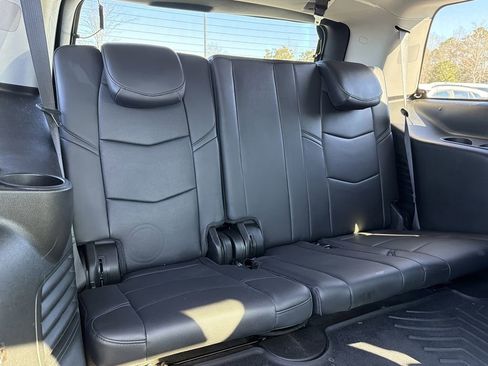 Used 2020 Cadillac Escalade Premium Luxury image 18