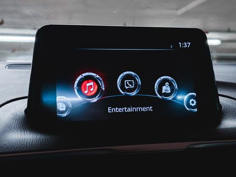 Used 2018 MAZDA MAZDA3 Touring FWD image 25