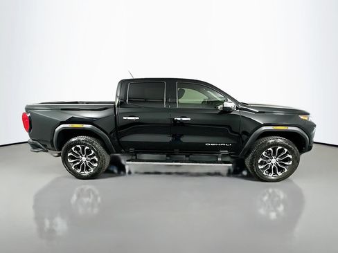 Used 2025 GMC Canyon Denali AWD/4WD image 4