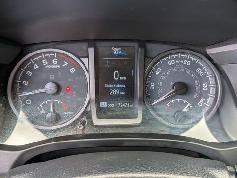 Used 2021 Toyota Tacoma TRD Off-Road w/ Technology Package AWD/4WD image 18