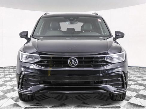Used 2022 Volkswagen Tiguan SE R-Line image 12