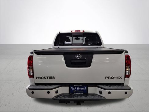 Used 2017 Nissan Frontier PRO-4X AWD/4WD image 12