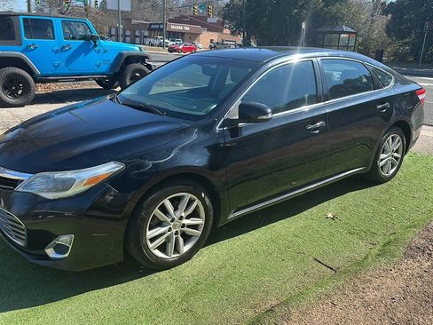 Used 2013 Toyota Avalon XLE Premium image 4